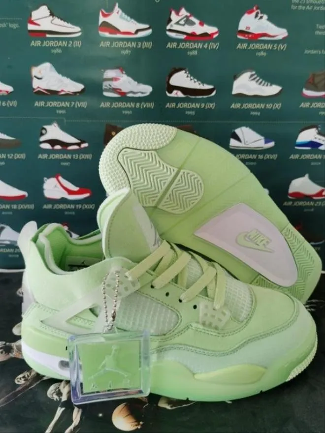 Baskets air Jordan 4  off-white