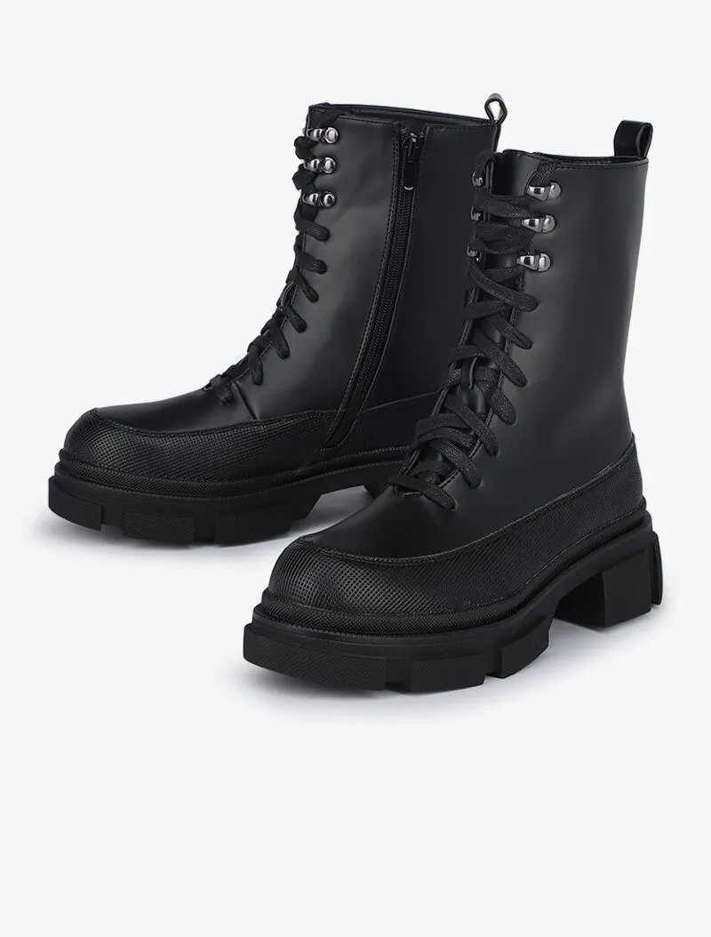 Boots lacées à semelles texturées crantées - Noir