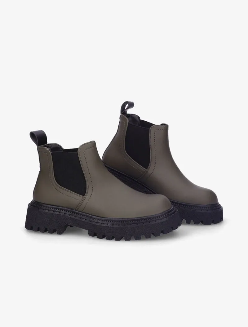 Chelsea boots à semelles texturées et crantées