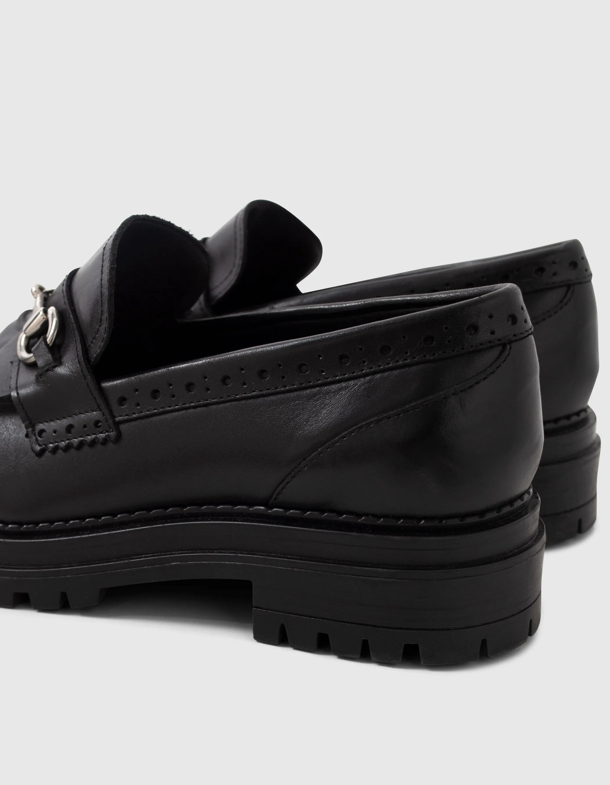 Mocassins noirs cuir semelles crantées Femme